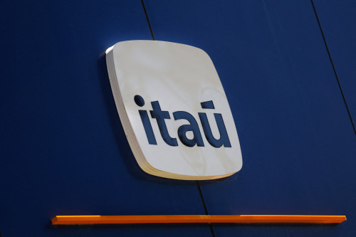 Itau chief economist calls for Brazil to reinstate spending cap