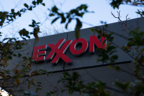 Exxon plans large-scale gas project in oil-dominated Guyana